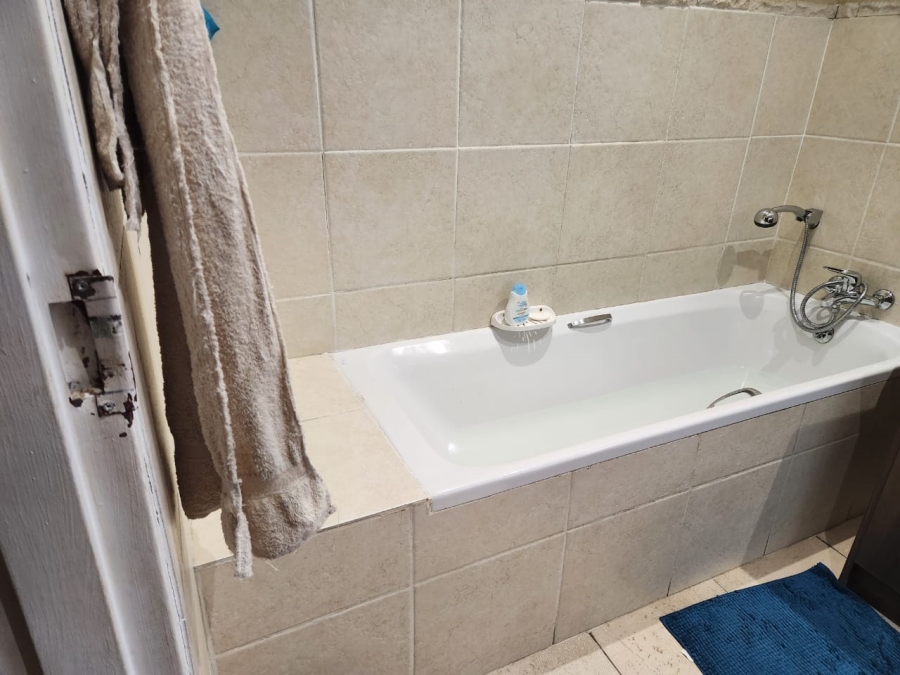 To Let 3 Bedroom Property for Rent in Hillside Free State